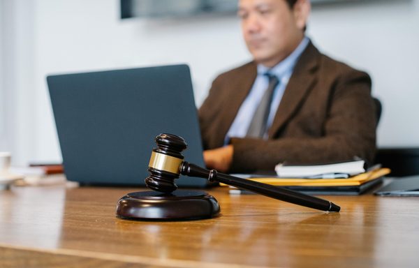 Trouver le meilleur avocat à Marseille : conseils pratiques